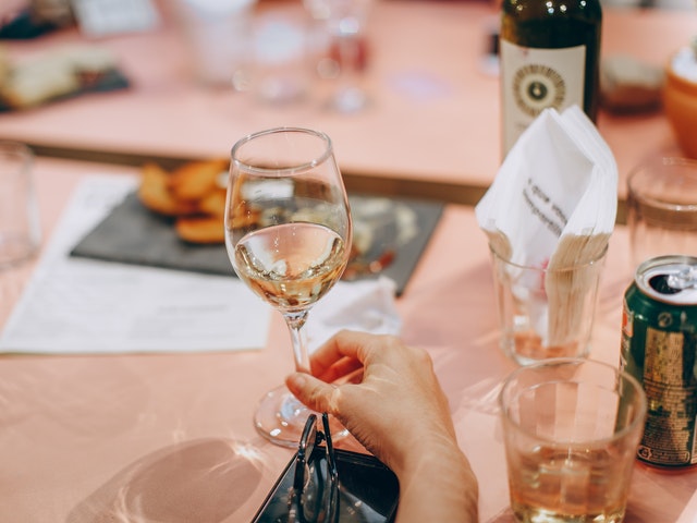 Simple Wine Drinking Tips